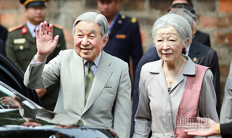 nhà vua Nhật Bản, Nhật hoàng, hoàng hậu Nhật Bản, Nhà vua Nhật Bản thăm Văn miếu