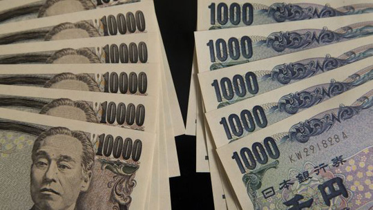 
Năm 2016, người dân đã giao 42 triệu USD tiền mặt nhặt được cho cảnh sát Tokyo. Ảnh: Bloomberg
