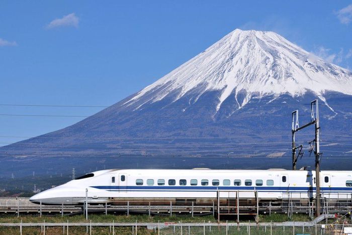 Shinkansen là là biểu tượng cho sự tiên tiến và đẳng cấp trong lĩnh vực giao thông đường sắt Nhật Bản. Ảnh: Work in Japan 